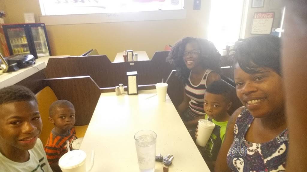 Massey Hill Grill | restaurant | 1070 Southern Ave, Fayetteville, NC 28306, USA | 9103230578 OR +1 910-323-0578