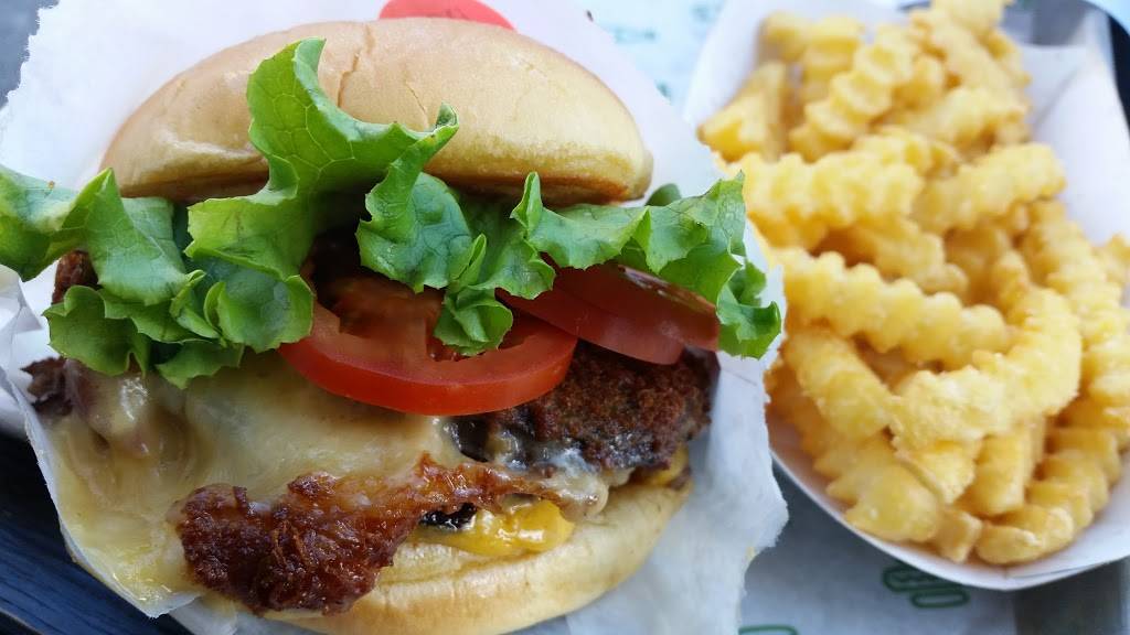Shake Shack | restaurant | 12 S Michigan Ave, Chicago, IL 60603, USA | 3126466005 OR +1 312-646-6005