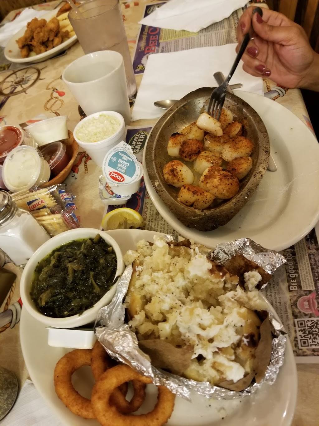 Captain Bills Seafood & Steak Restaurant | restaurant | 6108 W Market St, Greensboro, NC 27409, USA | 3368525162 OR +1 336-852-5162