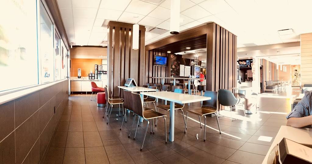 McDonalds | cafe | 7085 Clairemont Mesa Blvd, San Diego, CA 92111, USA | 8582790679 OR +1 858-279-0679