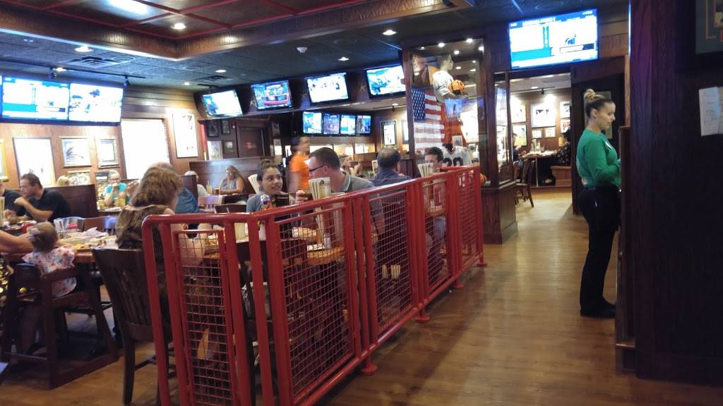 Tullys Good Times Liverpool | restaurant | 311 7th N St, Liverpool, NY 13088, USA | 3154516766 OR +1 315-451-6766