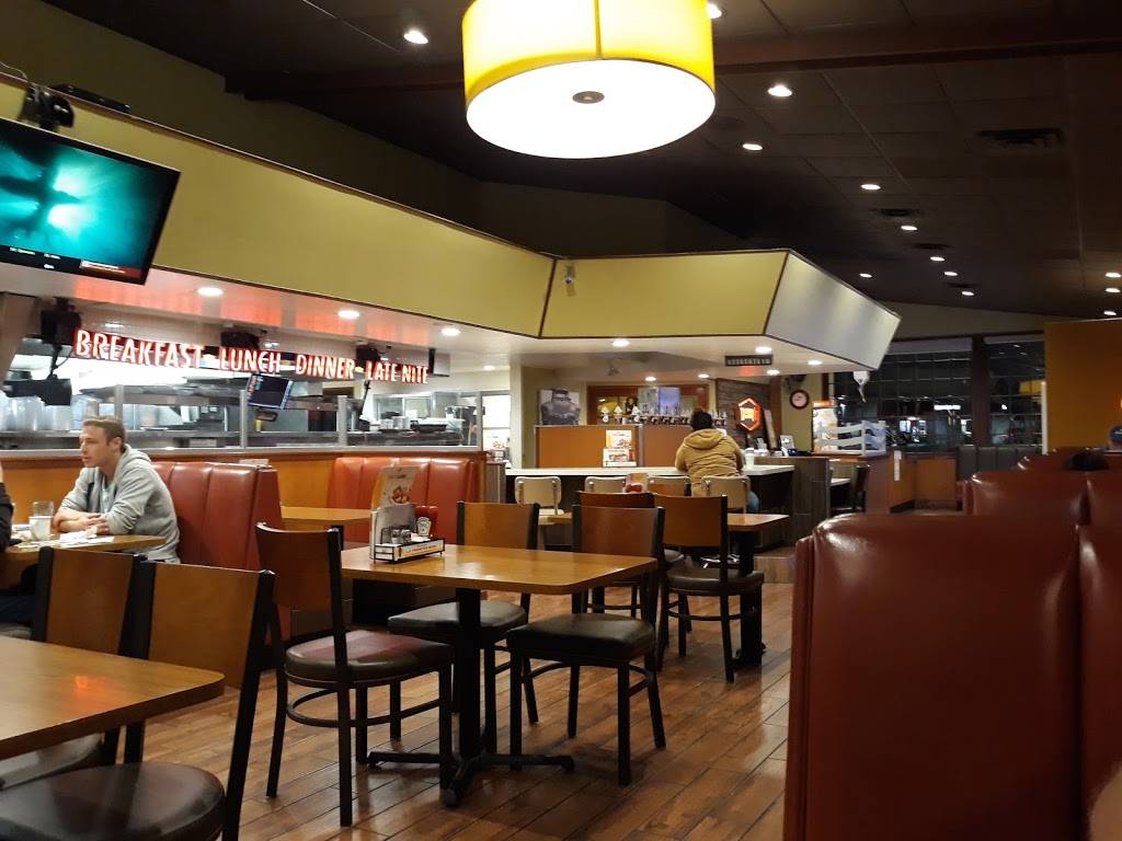 Dennys | restaurant | 18477 Beach Blvd, Huntington Beach, CA 92648, USA | 7148422112 OR +1 714-842-2112