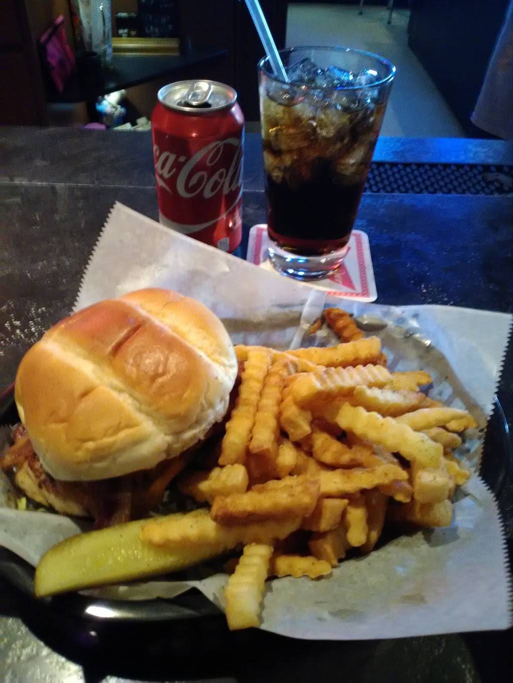 Spoondoggers Bar and Grill | restaurant | N1320 S Lake Shore Dr, Genoa City, WI 53128, USA | 2622958773 OR +1 262-295-8773