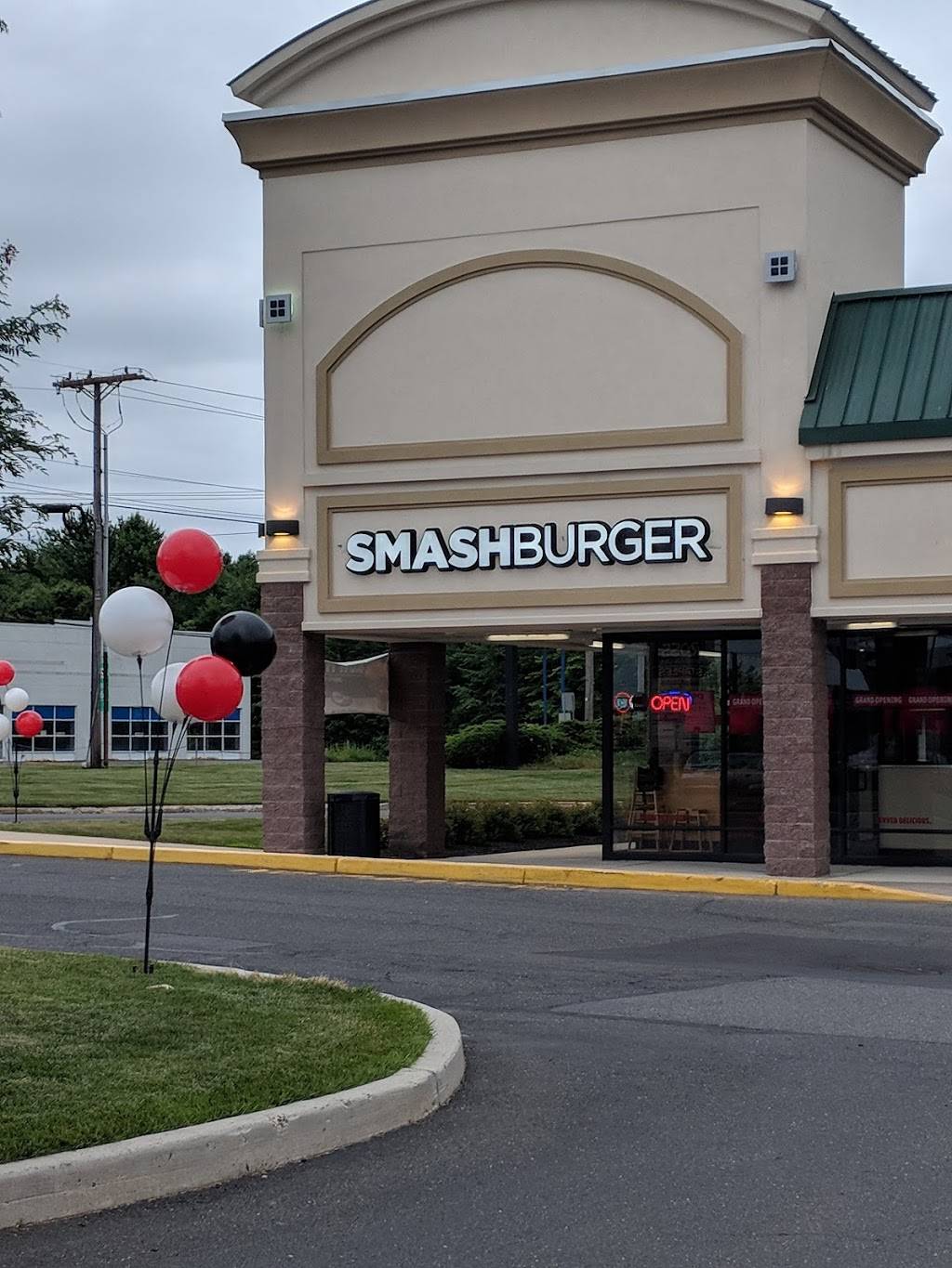 Smashburger | restaurant | 440 US-130, East Windsor, NJ 08520, USA | 6093018616 OR +1 609-301-8616