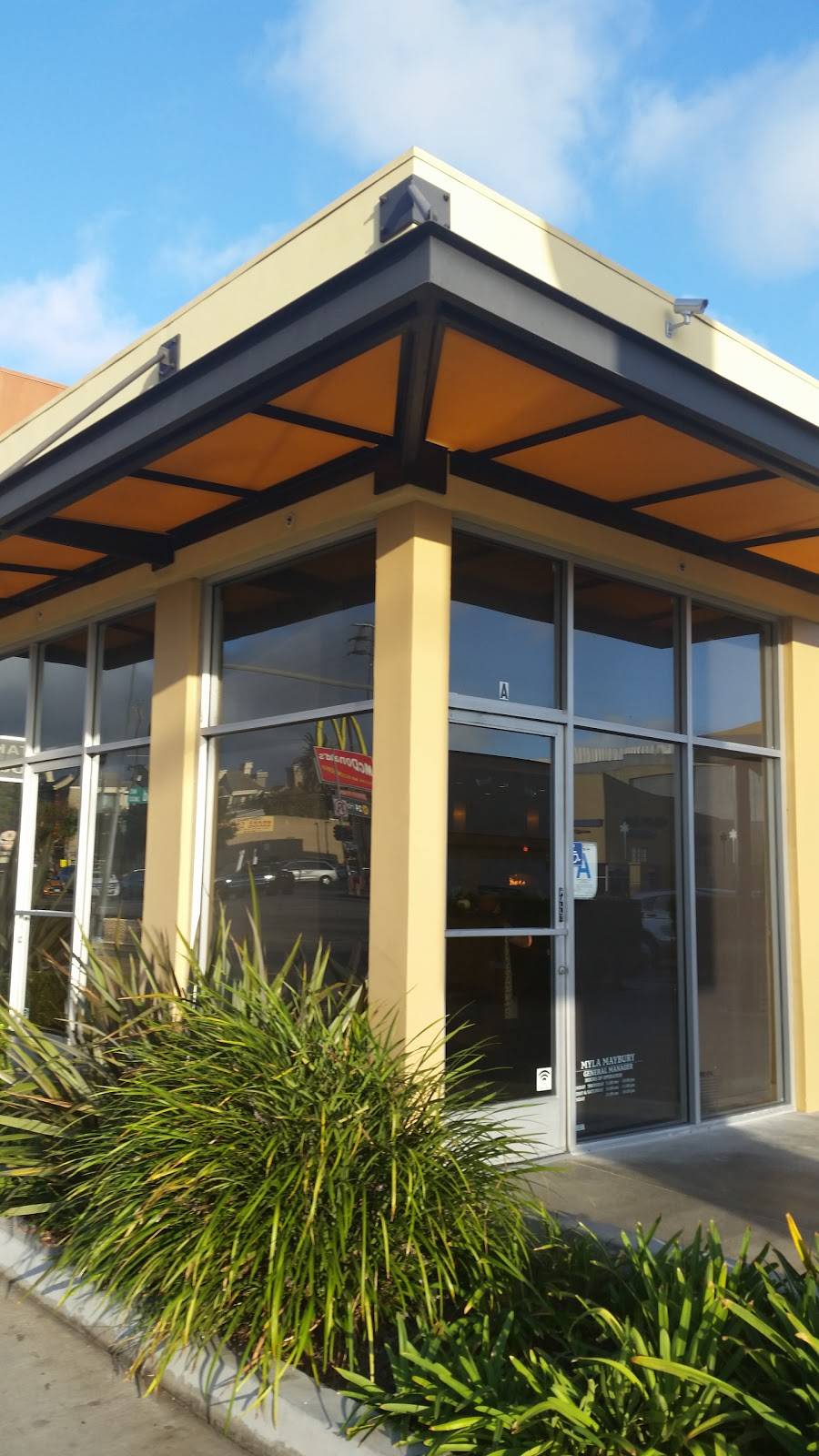 California Pizza Kitchen at Culver Center | restaurant | 10704 Venice Blvd, Culver Center, Culver City, CA 90232, USA | 3102872727 OR +1 310-287-2727