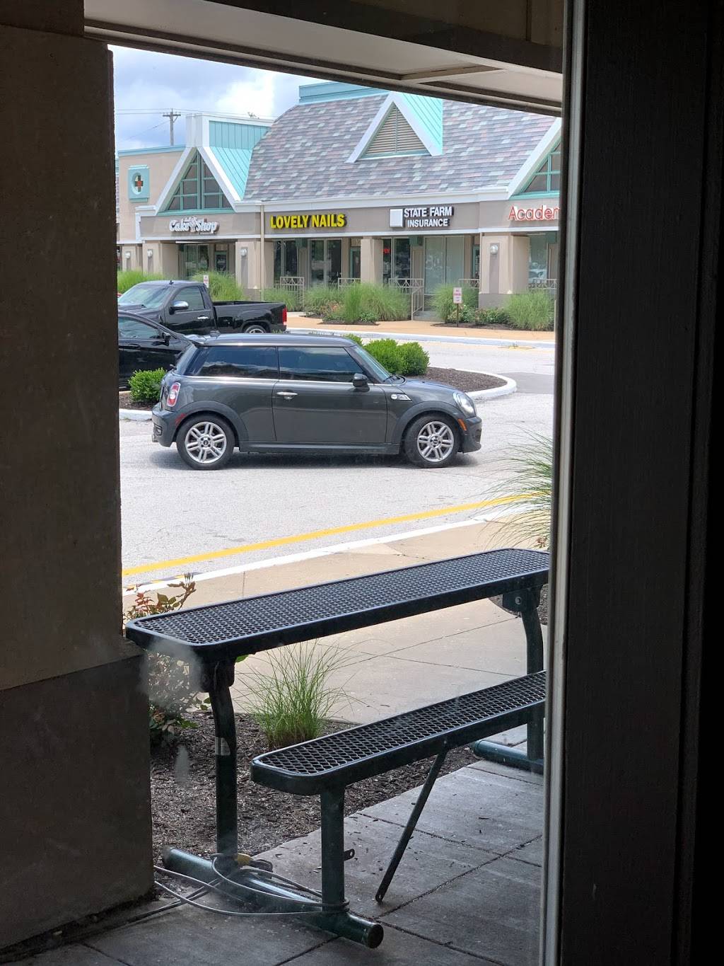 Pizza Hut | meal takeaway | 42 Clarkson Wilson Center, Chesterfield, MO 63017, USA | 6365362626 OR +1 636-536-2626