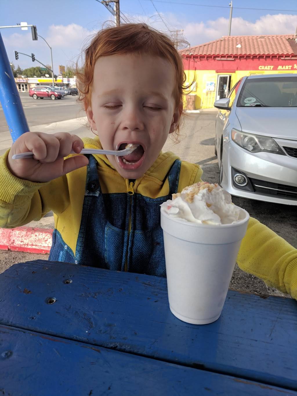 Youngs Drive-In | restaurant | 216 Oildale Dr, Bakersfield, CA 93308, USA | 6613997874 OR +1 661-399-7874