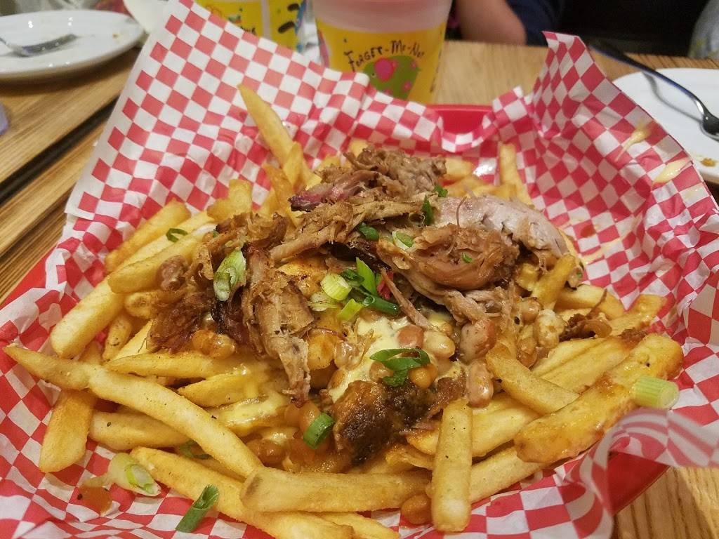 The Smoke Shop BBQ | restaurant | 1, Cambridge, MA 02139, USA | 6175777427 OR +1 617-577-7427