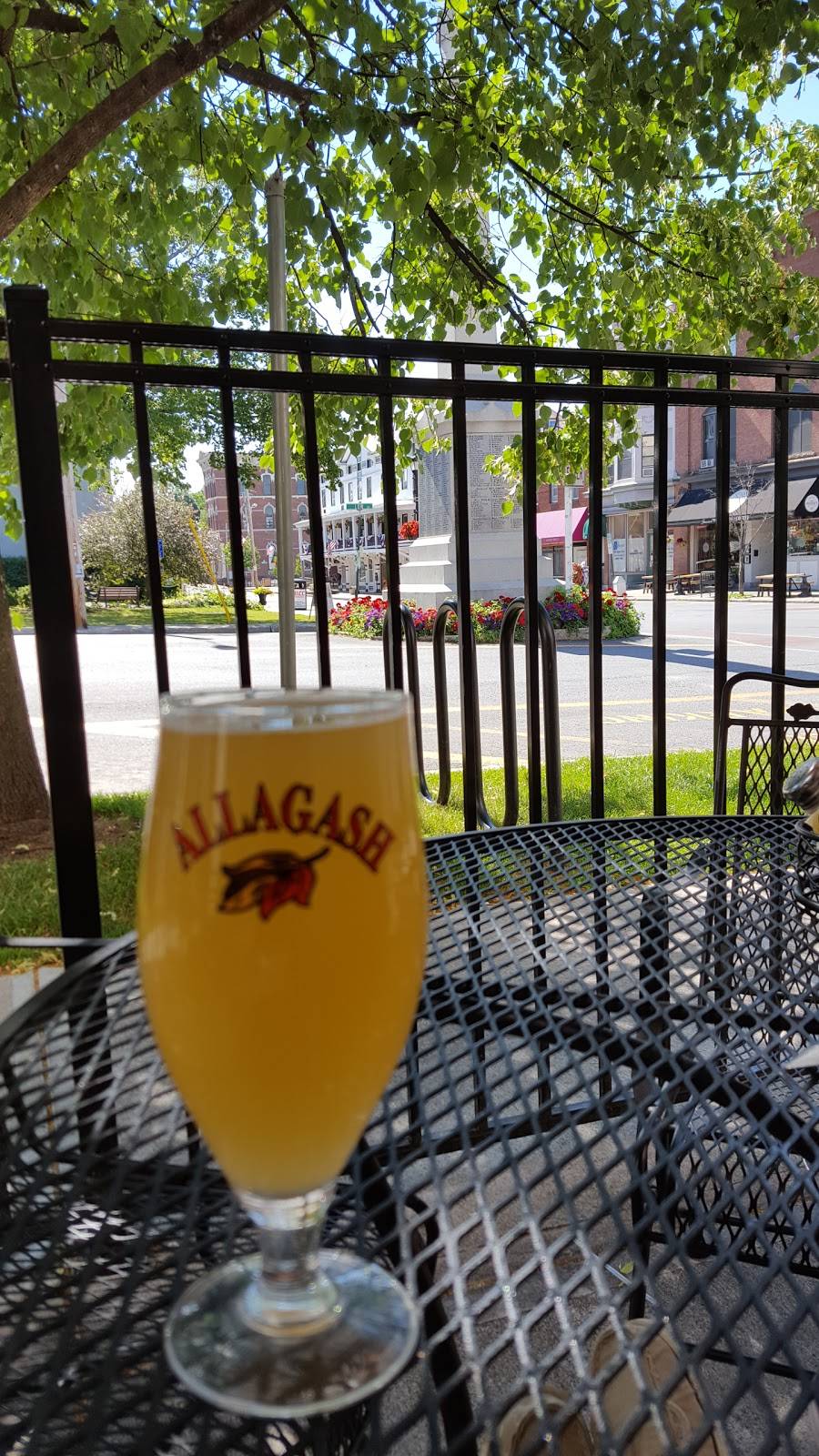 Henrys Tavern | restaurant | 19 Front St, Ballston Spa, NY 12020, USA | 5183093584 OR +1 518-309-3584