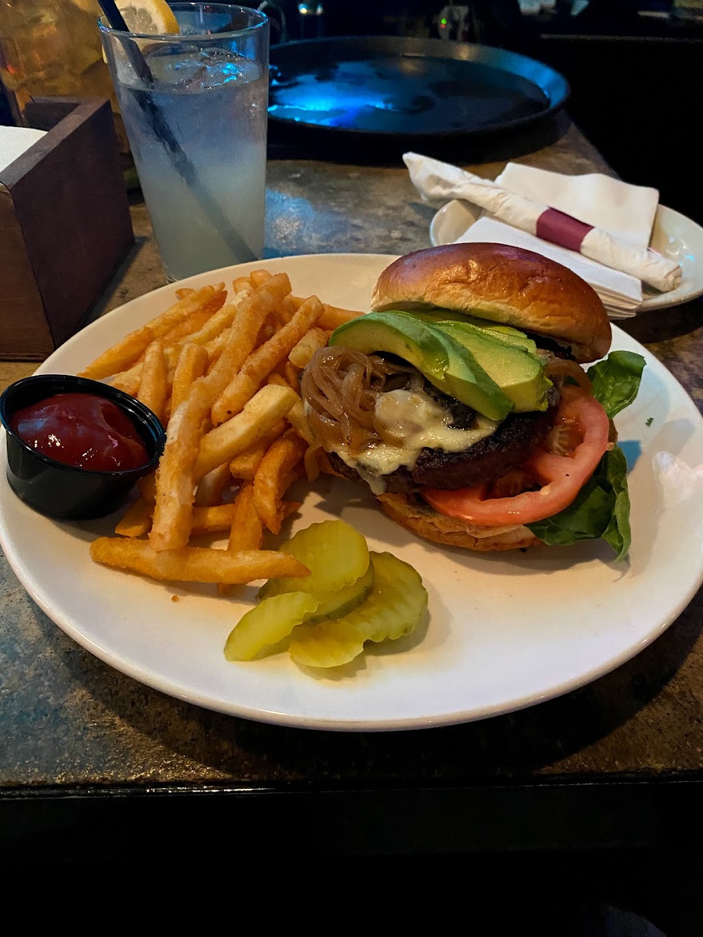 Standard Bar and Grill | restaurant | 1332 N Milwaukee Ave, Chicago, IL 60622, USA | 7739048615 OR +1 773-904-8615