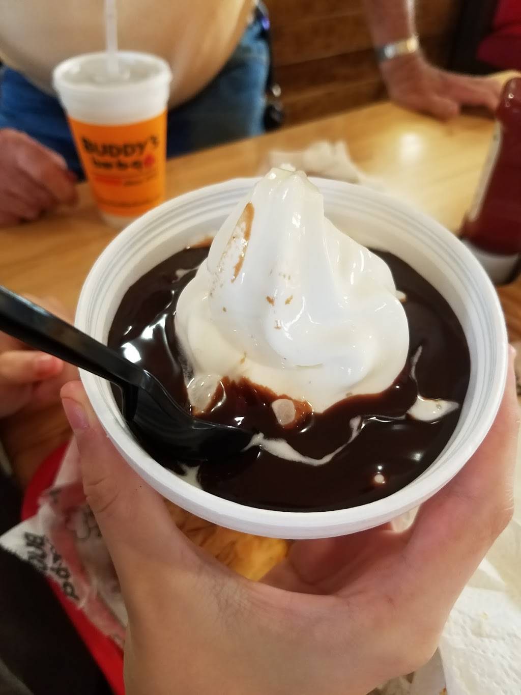 Buddys Bar-B-Q | restaurant | 8402 Kingston Pike, Knoxville, TN 37919, USA | 8656910088 OR +1 865-691-0088