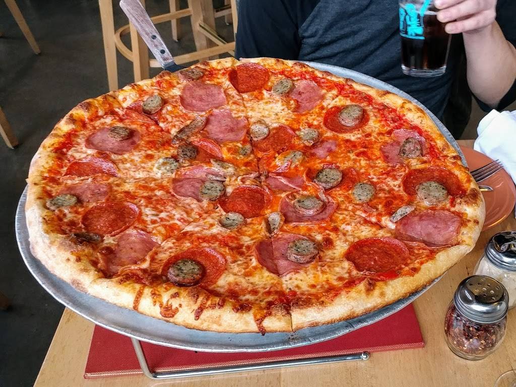 Watershed Pub & Kitchen | restaurant | 10104 3rd Ave NE, Seattle, WA 98125, USA | 2067297433 OR +1 206-729-7433