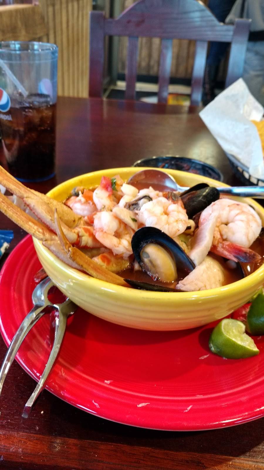 Riviera Maya Mexican Bar & Grill | restaurant | 609 W Johnson St, Fond du Lac, WI 54935, USA | 9203229000 OR +1 920-322-9000