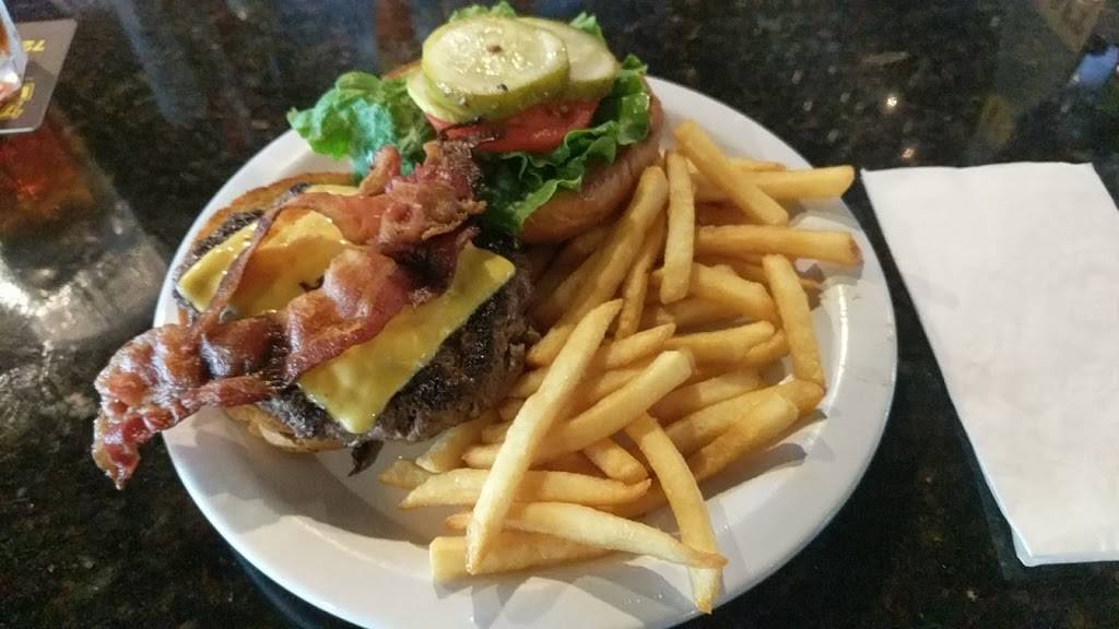 D-Town Bar & Grill | restaurant | 1056 Main St, Dunedin, FL 34698, USA | 7277546851 OR +1 727-754-6851