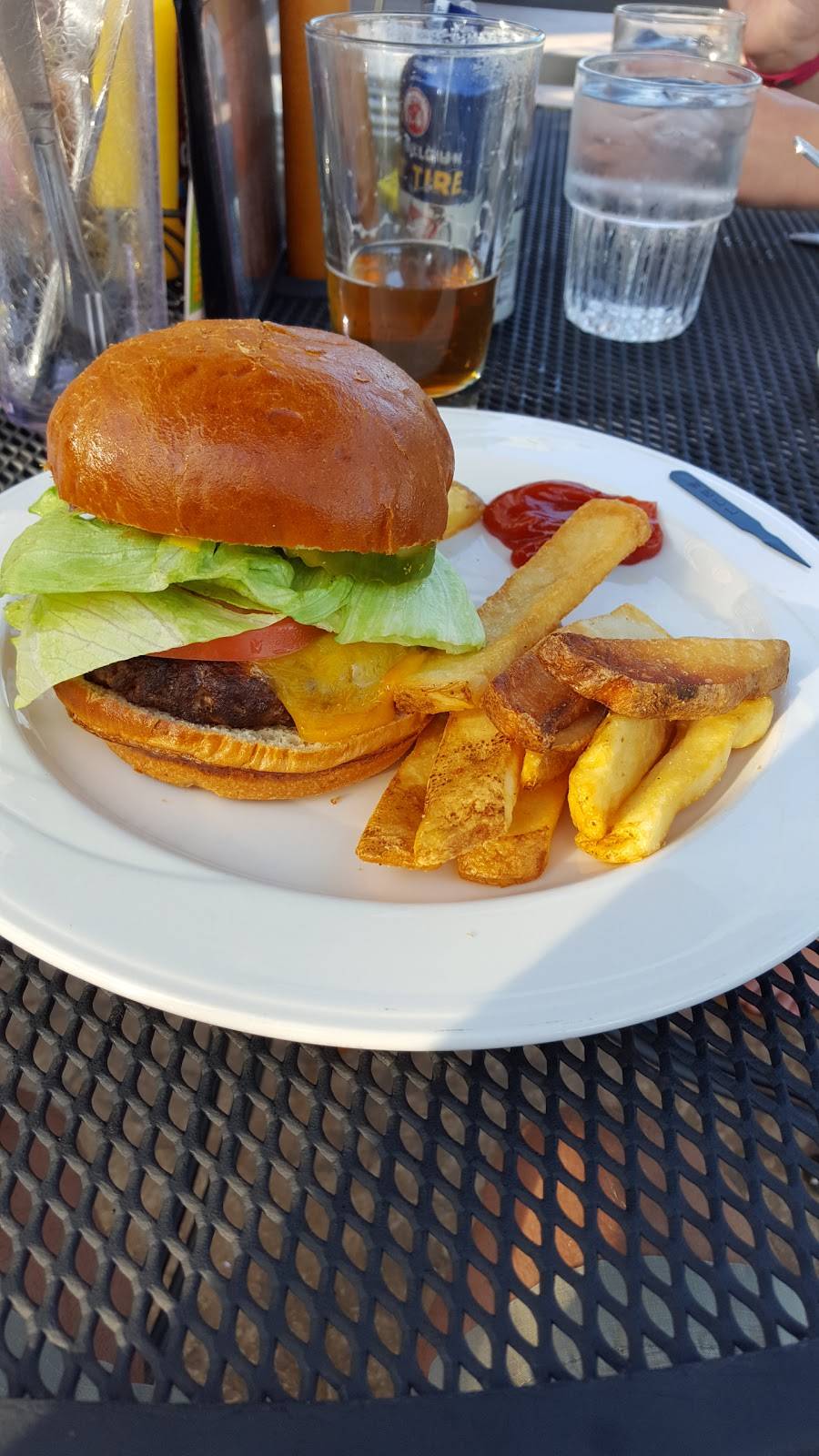 Chandlers | restaurant | 401 Roselle Rd, Schaumburg, IL 60194, USA | 8478859009 OR +1 847-885-9009