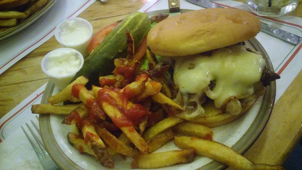 Harveys 4th Street Grill | restaurant | 3121 4th St N, St. Petersburg, FL 33704, USA | 7278216516 OR +1 727-821-6516