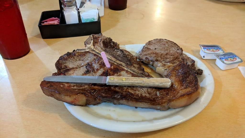 Deer Lodge Dining Room | restaurant | 7466 GA-17, Hiawassee, GA 30546, USA | 7068962726 OR +1 706-896-2726