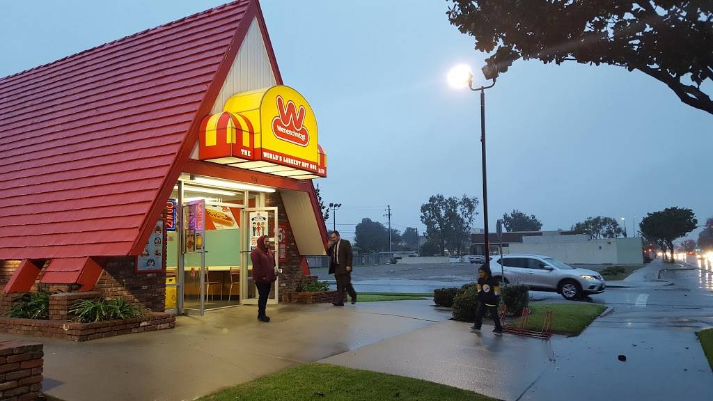 Wienerschnitzel | restaurant | 500 E Main St, Santa Maria, CA 93454, USA | 8059225558 OR +1 805-922-5558