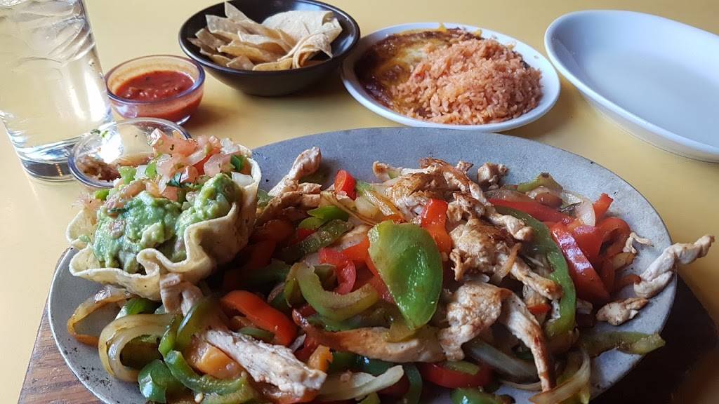 El Coyote | restaurant | 7312 Beverly Blvd, Los Angeles, CA 90036, USA | 3239392255 OR +1 323-939-2255