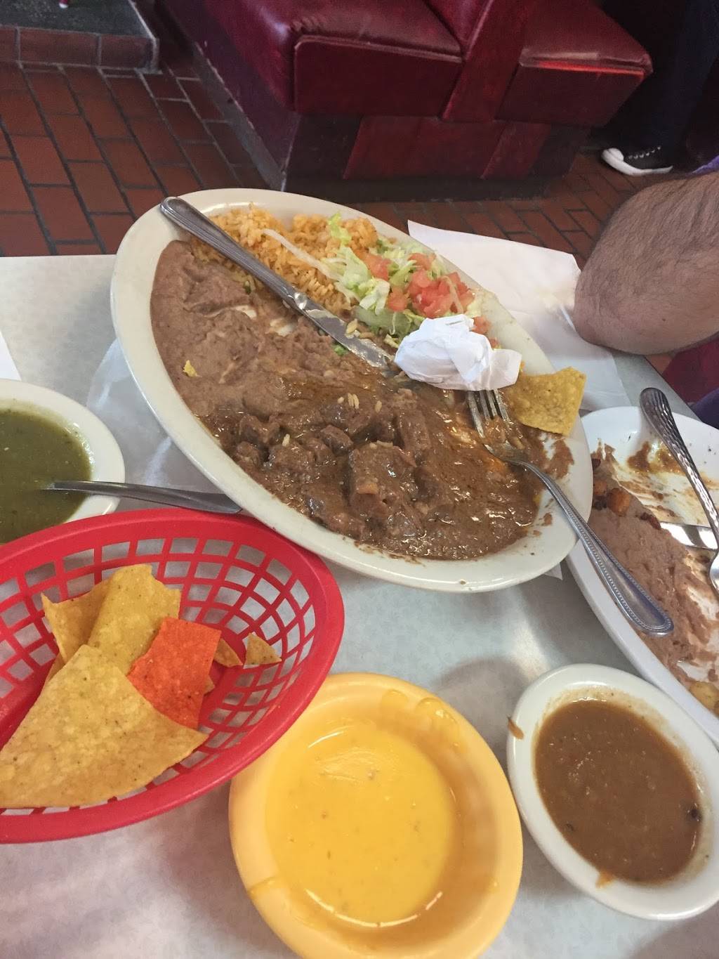 Lazaritas Mexican Restaurant | restaurant | 166 S WW White Rd, San Antonio, TX 78219, USA | 2103374180 OR +1 210-337-4180