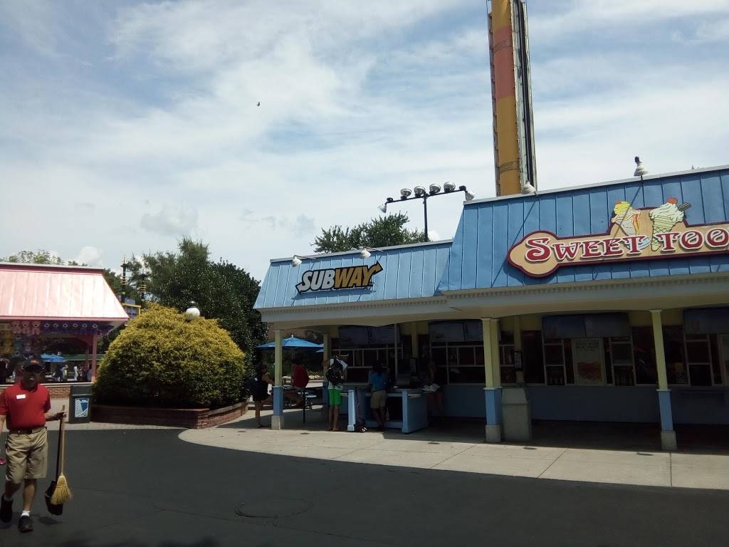 Subway | restaurant | 16000 Theme Park Way, Doswell, VA 23047, USA | 8048765073 OR +1 804-876-5073