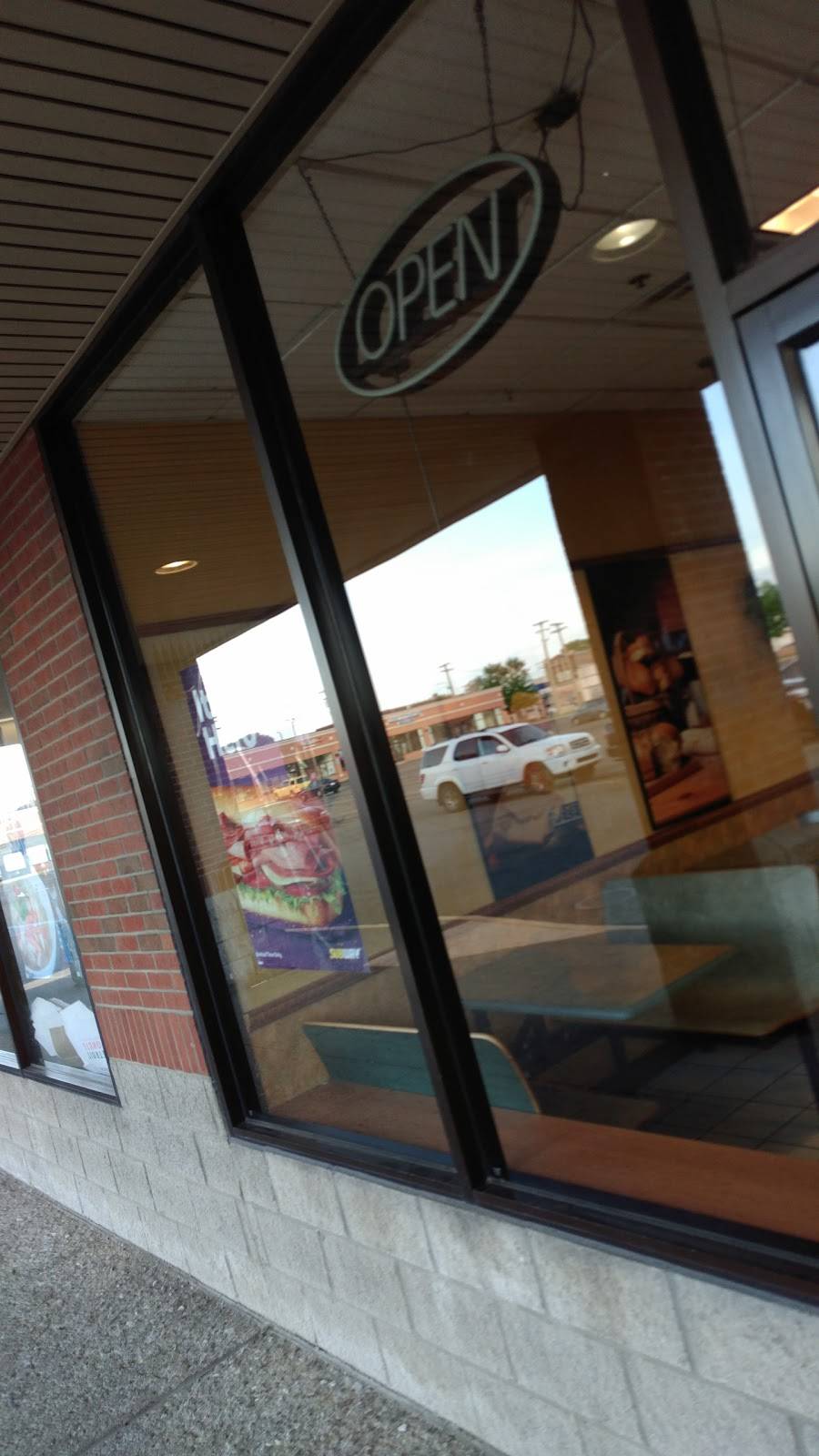 Subway | restaurant | 9117 Joseph Campau Ave, Hamtramck, MI 48212, USA | 3138724444 OR +1 313-872-4444