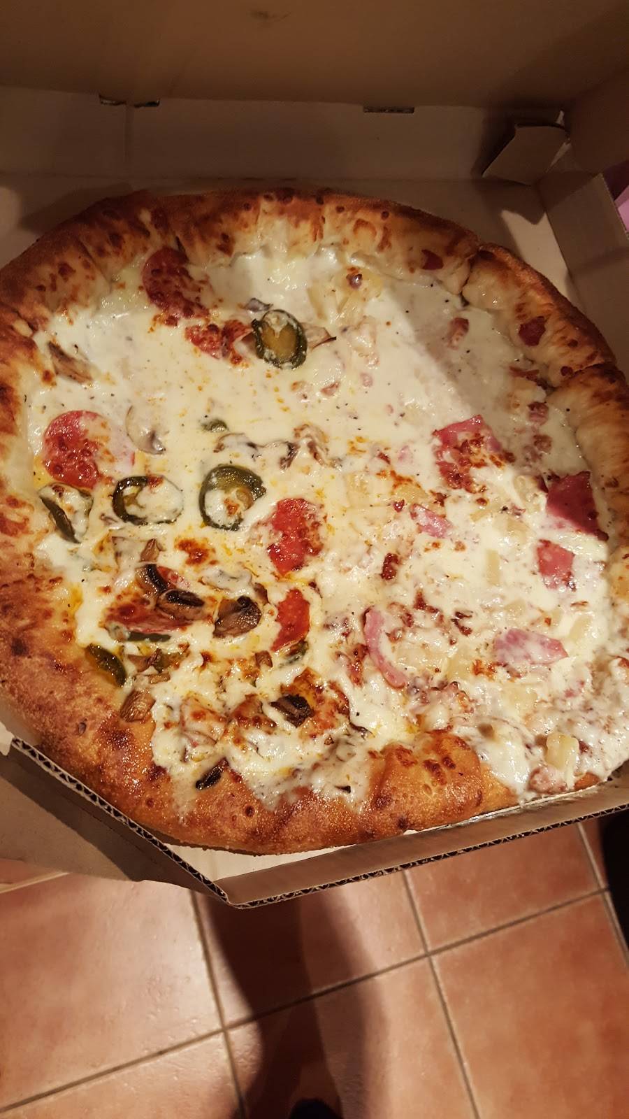 Pizza Hut | restaurant | 5145 Duke St Ste A, Alexandria, VA 22304, USA | 7034616666 OR +1 703-461-6666