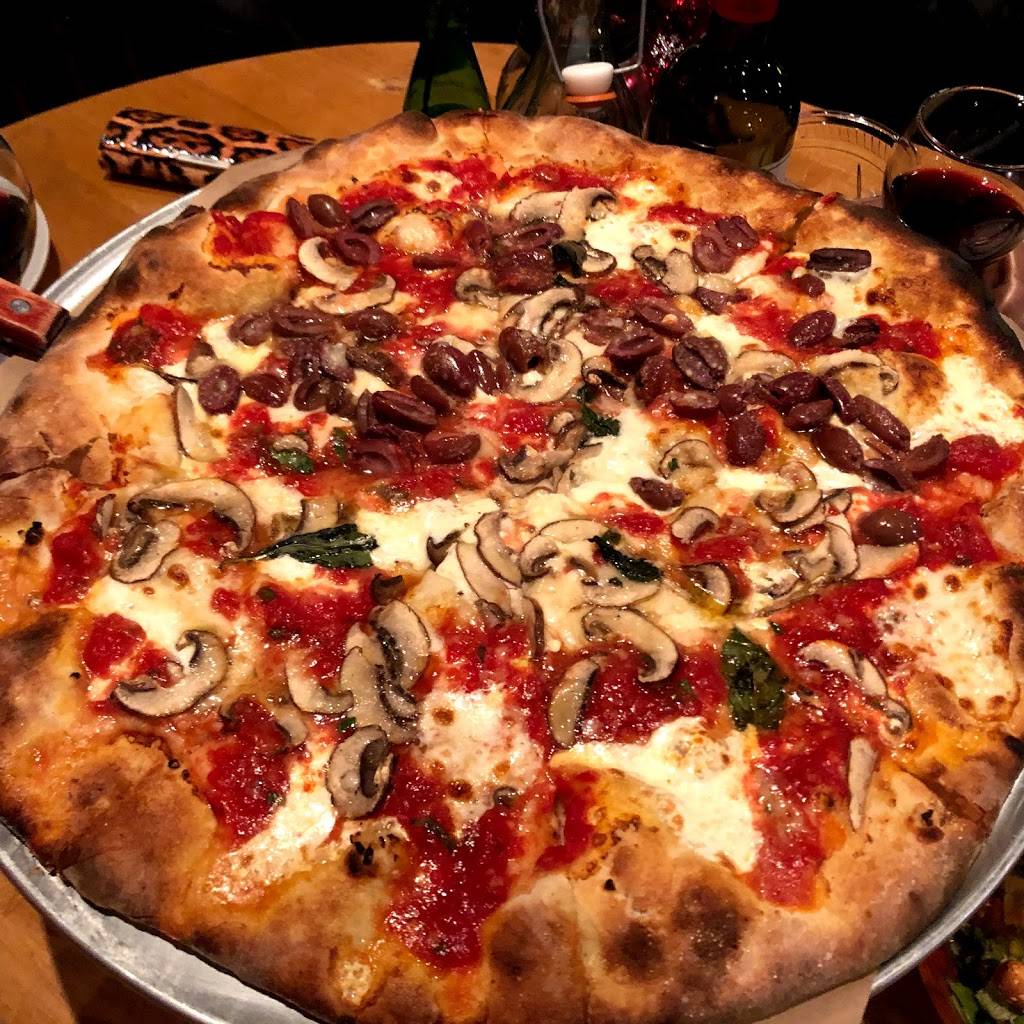 Lombardos of Bay Ridge | restaurant | 279 71st St, Brooklyn, NY 11209, USA | 7182387100 OR +1 718-238-7100