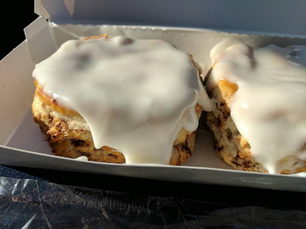 Hardees | restaurant | 409 Algoma Blvd, Oshkosh, WI 54901, USA | 9202317500 OR +1 920-231-7500