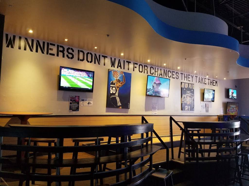 Slackers Sports Bar - Northstar | restaurant | 126 W Rector, San Antonio, TX 78216, USA | 2108452603 OR +1 210-845-2603