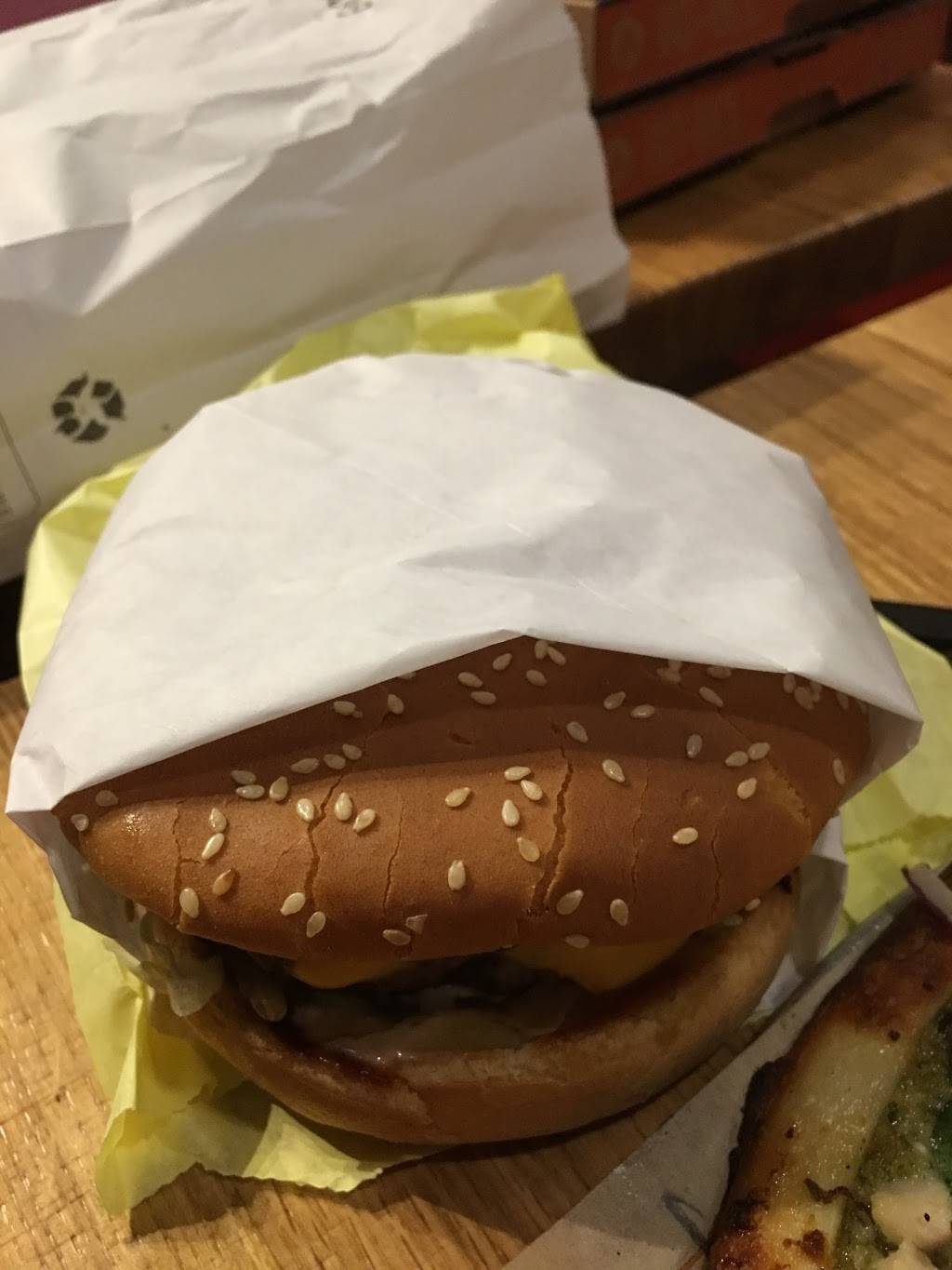 Tastees Donut & Burger | bakery | 619 N Fair Oaks Ave, Pasadena, CA 91103, USA | 6264498846 OR +1 626-449-8846