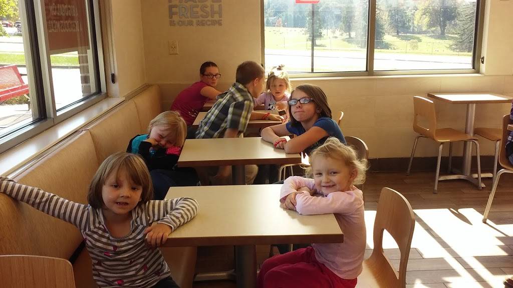 Wendys | restaurant | 145 Kinter Way, Pearisburg, VA 24134, USA | 5409213787 OR +1 540-921-3787