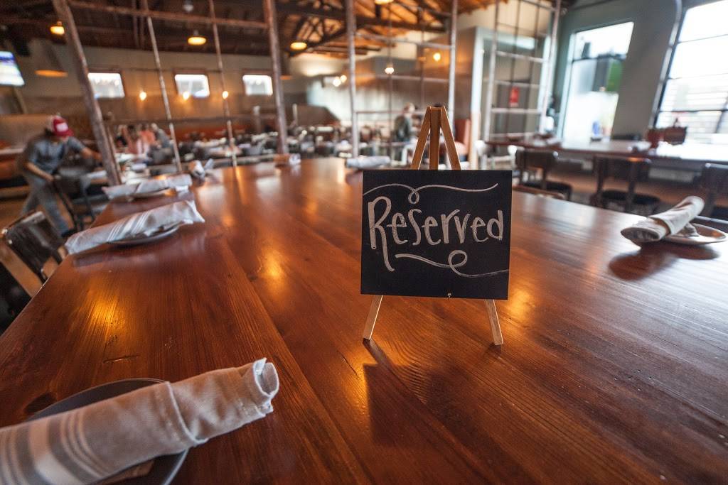 Downtown Social | restaurant | 386 W San Antonio St, New Braunfels, TX 78130, USA | 8302146650 OR +1 830-214-6650