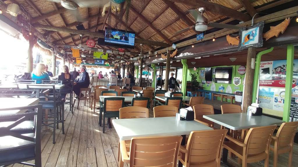 Captain Jacks Waterfront Bar and Grille | restaurant | 21 Oscar Hill Rd, Tarpon Springs, FL 34689, USA | 7279443346 OR +1 727-944-3346