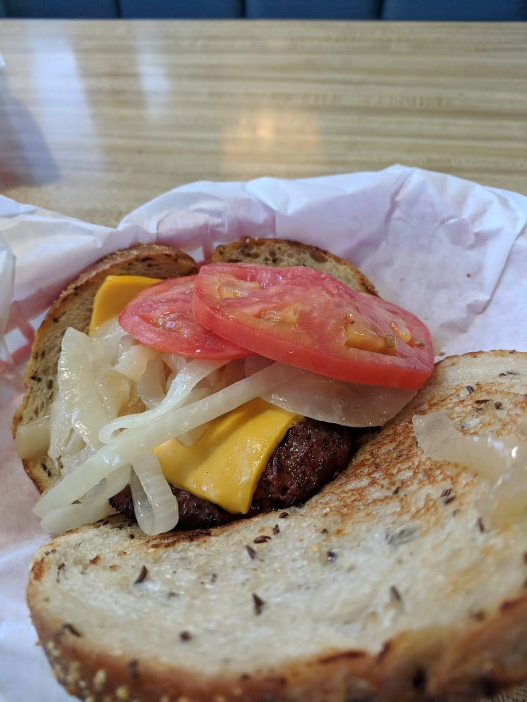 Clarkes Charcoal Broiler | restaurant | 615 W El Camino Real, Mountain View, CA 94040, USA | 6509670851 OR +1 650-967-0851