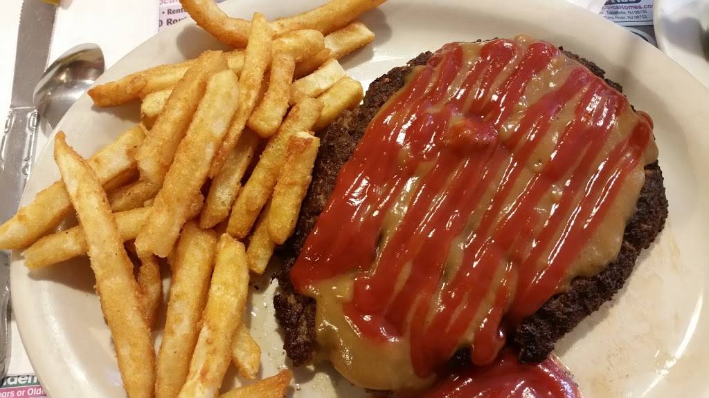 Town & Country Restaurant | restaurant | 660 Rte 37 W, Toms River, NJ 08755, USA | 7325693910 OR +1 732-569-3910