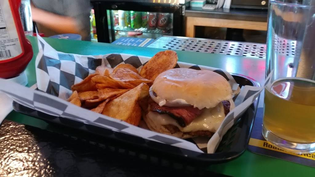 Lakehouse Bar and Grill | restaurant | W6547 Co Rd C, Plymouth, WI 53073, USA | 9208932919 OR +1 920-893-2919