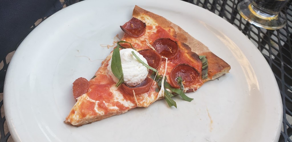 Coalfire | restaurant | 3707 N Southport Ave, Chicago, IL 60613, USA | 7734772625 OR +1 773-477-2625