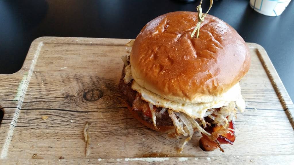 Flamme Burger | restaurant | 6850 Whitestown Pkwy, Zionsville, IN 46077, USA | 3174361335 OR +1 317-436-1335