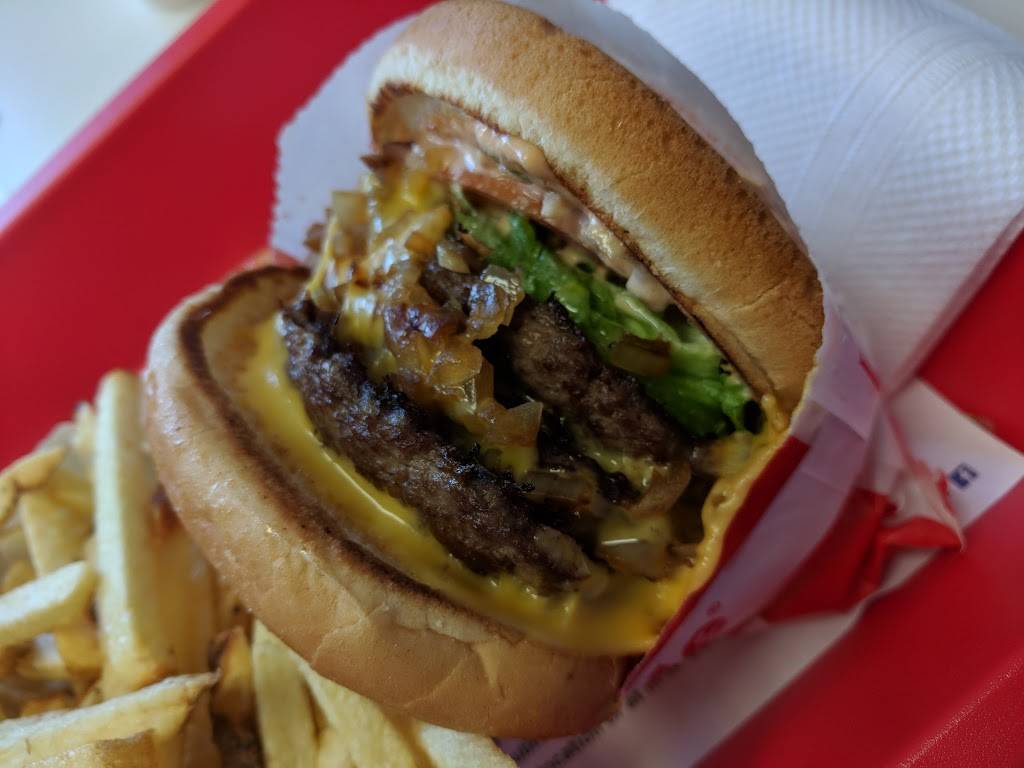 In-N-Out Burger | restaurant | 730 W Carson St, Torrance, CA 90502, USA | 8007861000 OR +1 800-786-1000