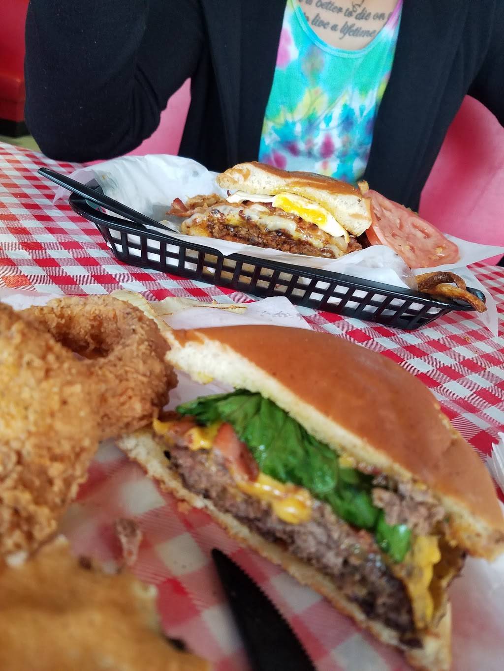 Dianas Burgers | restaurant | 2202 N Zarzamora St, San Antonio, TX 78201, USA | 2102512252 OR +1 210-251-2252