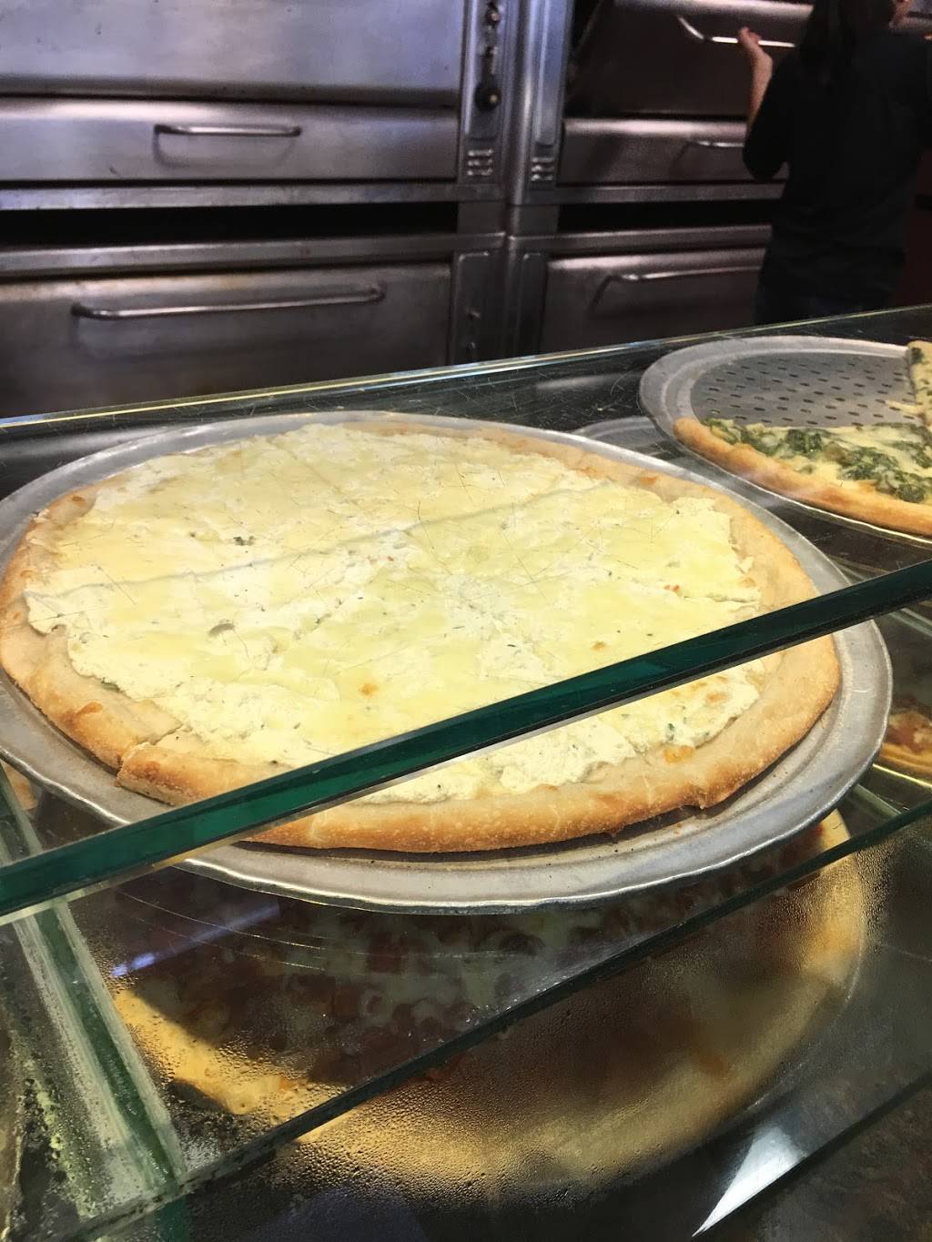 Mamas Pizza & Italian Restaurant | restaurant | 605 Middle Country Road Centereach Mall, Centereach, NY 11720, USA | 6315851498 OR +1 631-585-1498