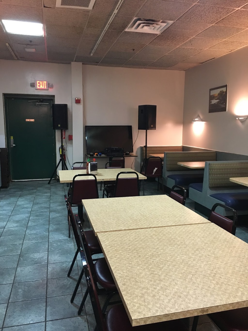 Phở Restaurant Authentic Vietnamese | restaurant | 674 N Pontiac Trail, Walled Lake, MI 48390, USA | 2488962229 OR +1 248-896-2229