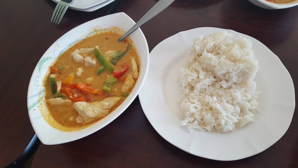 Simply Thai Restaurant | restaurant | 2470 US-67, Florissant, MO 63033, USA | 3149212179 OR +1 314-921-2179