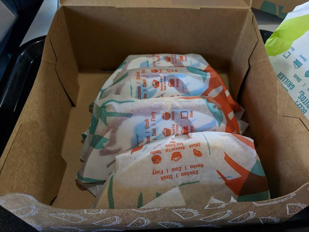 Taco Bell | meal takeaway | 4101 Campus Dr, Irvine, CA 92612, USA | 9497258348 OR +1 949-725-8348