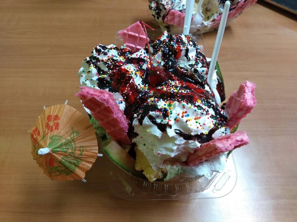 Neveria Chayos | restaurant | 9413 N Cave Creek Rd, Phoenix, AZ 85020, USA | 6232664380 OR +1 623-266-4380