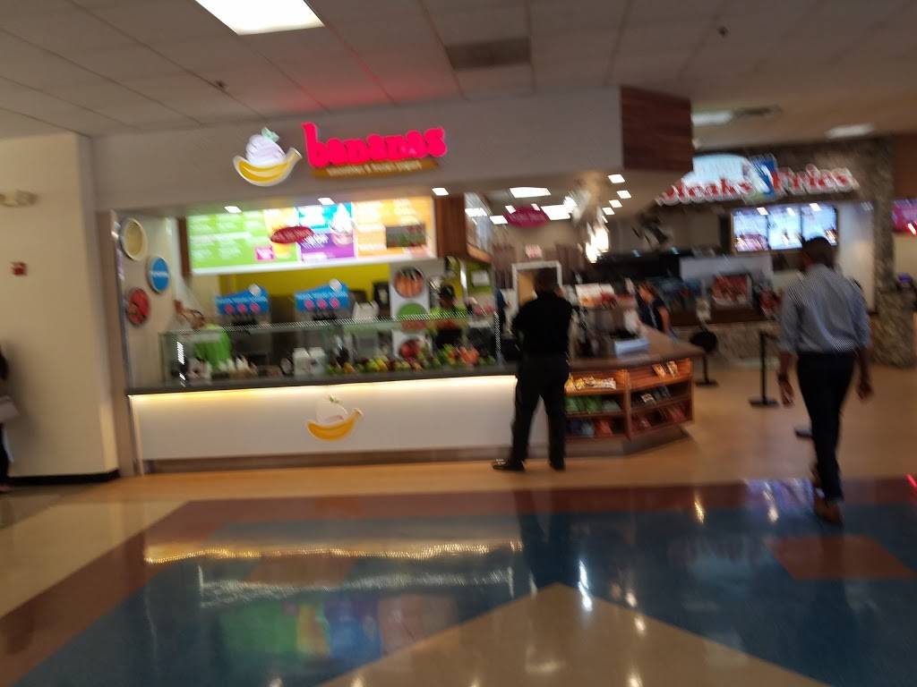 Green Leafs & Bananas | restaurant | 241 Fort Evans Rd NE Ste 639, Leesburg, VA 20176, USA | 7037377960 OR +1 703-737-7960