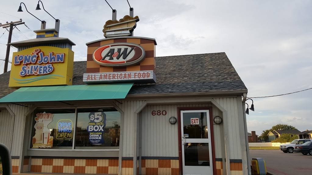 A&W Restaurant | restaurant | 680 West Highway 303, Grand Prairie, TX 75051, USA | 2147175911 OR +1 214-717-5911