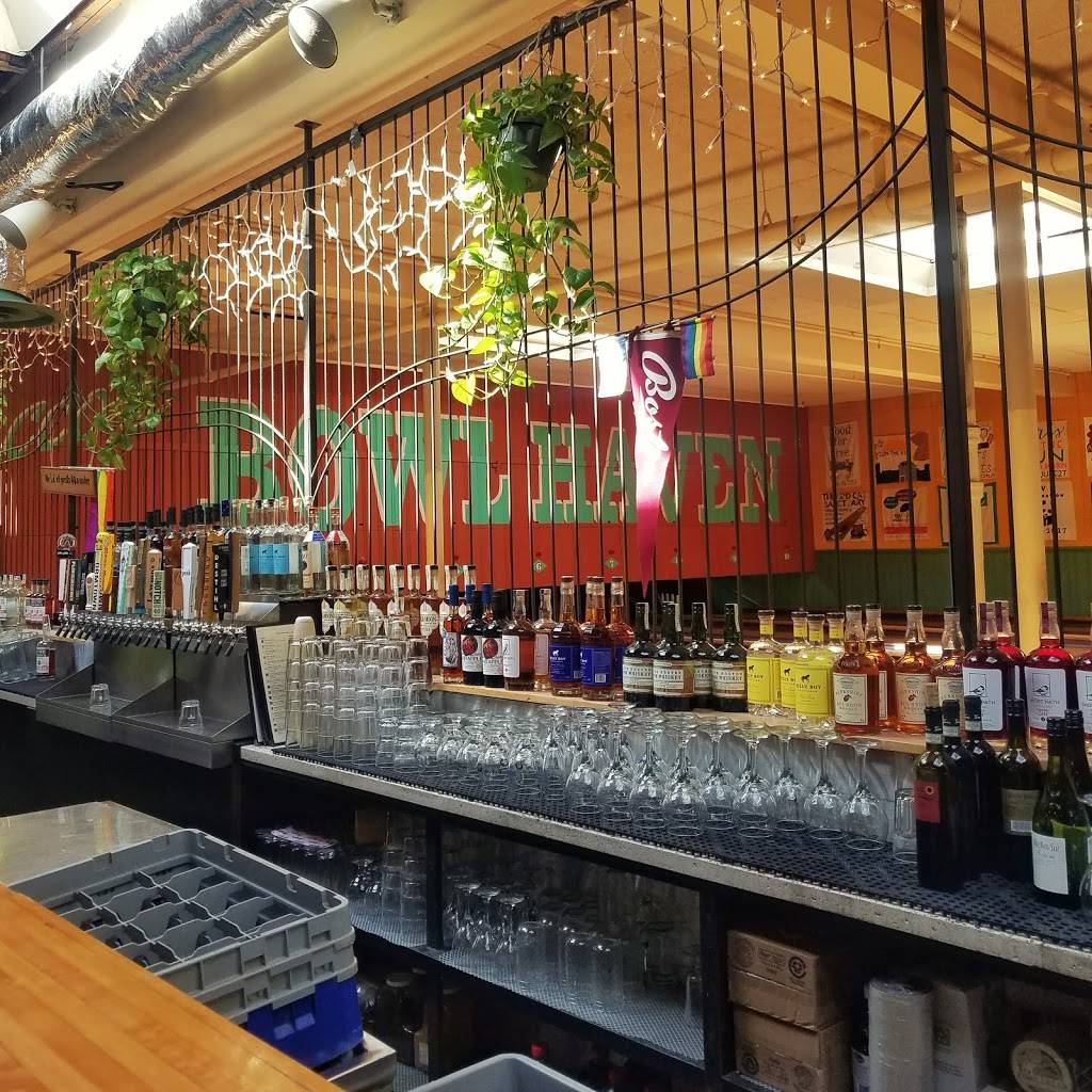 Saccos Bowl Haven | restaurant | 2823, 45 Day St, Somerville, MA 02144, USA | 6177760552 OR +1 617-776-0552