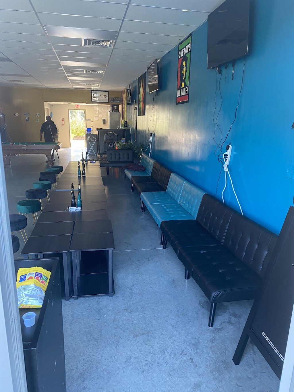 Mingles Hookah bar cafe | restaurant | 8200 Florence Rd, Smyrna, TN 37167, USA | 6154814236 OR +1 615-481-4236